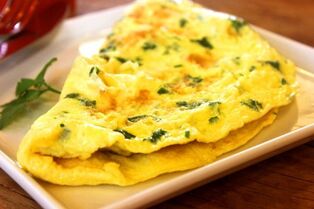 Damp Frühstück Omelet fir Gastritis während enger Verherrrung